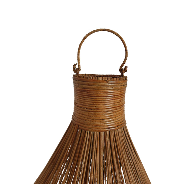 Lampadario in rattan intrecciato